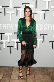 Nikki Reed feet photo thumbnail