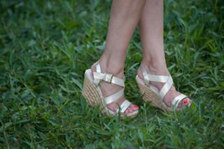 Ashley James feet photo thumbnail