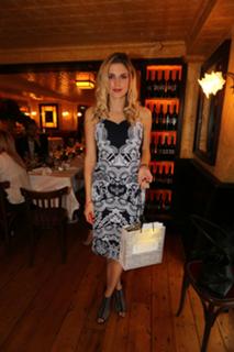 Ashley James feet photo thumbnail