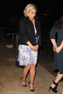 Reese Witherspoon feet photo thumbnail