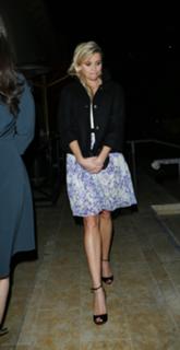 Reese Witherspoon feet photo thumbnail