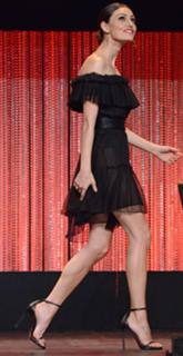 Phoebe Tonkin feet photo thumbnail