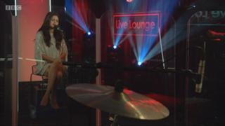 Selena Gomez feet photo thumbnail