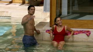 Sofía Vergara feet photo thumbnail