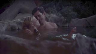 Julie Bowen feet photo thumbnail
