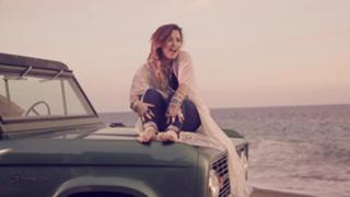 Demi Lovato feet photo thumbnail