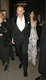 Rachel Weisz feet photo thumbnail