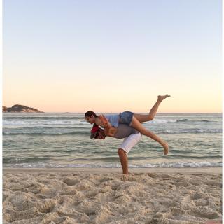 Camila Queiroz feet photo thumbnail