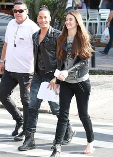 Camila Queiroz feet photo thumbnail