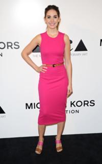 Alison Brie feet photo thumbnail