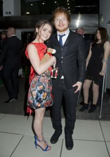 Maisie Williams feet photo thumbnail