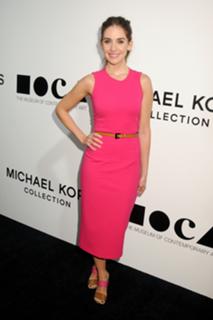 Alison Brie feet photo thumbnail