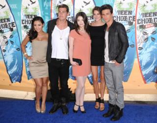 Shailene Woodley feet photo thumbnail