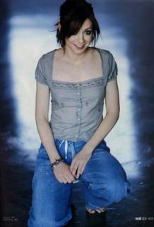 Alyson Hannigan feet photo thumbnail