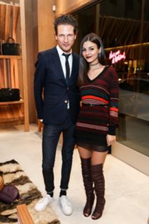 Victoria Justice feet photo thumbnail