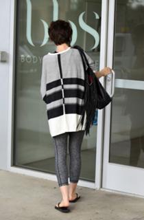 Lily Collins feet photo thumbnail
