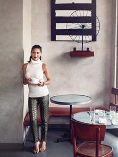 Olivia Munn feet photo thumbnail
