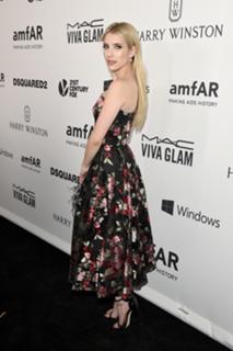 Emma Roberts feet photo thumbnail