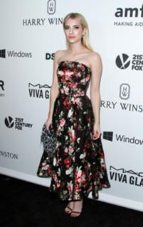 Emma Roberts feet photo thumbnail