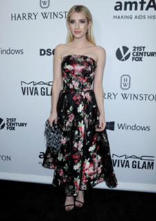 Emma Roberts feet photo thumbnail