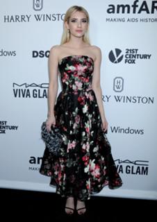 Emma Roberts feet photo thumbnail