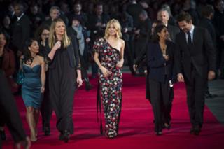 Sienna Miller feet photo thumbnail