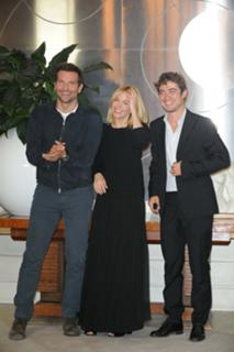 Sienna Miller feet photo thumbnail