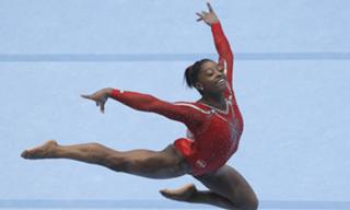 Simone Biles feet photo thumbnail