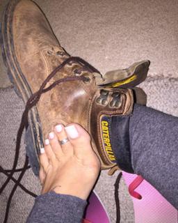 Karin Klemp feet photo thumbnail