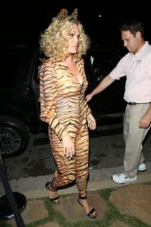 Molly Sims feet photo thumbnail