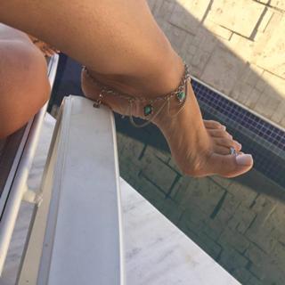 Karin Klemp feet photo thumbnail