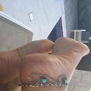 Karin Klemp feet photo thumbnail