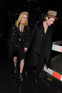 Ellie Goulding feet photo thumbnail