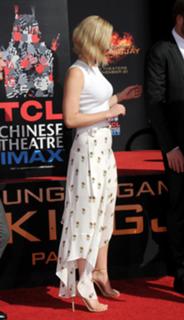 Jennifer Lawrence feet photo thumbnail