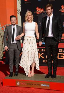 Jennifer Lawrence feet photo thumbnail