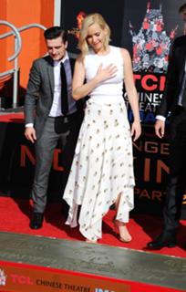 Jennifer Lawrence feet photo thumbnail