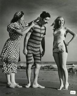 Marilyn Monroe feet photo thumbnail
