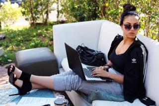 Inanna Sarkis feet photo 1