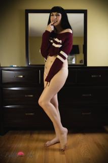 Bailey Jay feet photo thumbnail