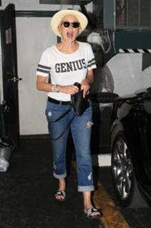 Sharon Stone feet photo thumbnail