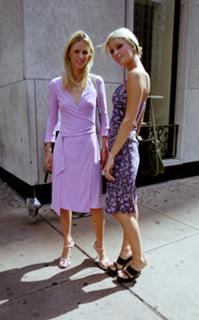 Paris Hilton feet photo thumbnail