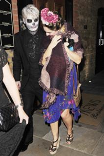Kelly Brook feet photo thumbnail