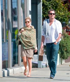Alice Eve feet photo thumbnail