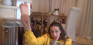 Colleen Ballinger feet photo thumbnail
