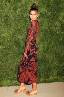 Zendaya feet photo thumbnail
