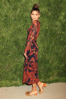 Zendaya feet photo thumbnail