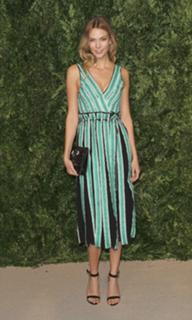 Karlie Kloss feet photo thumbnail