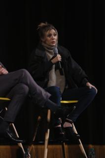Elizabeth Olsen feet photo thumbnail