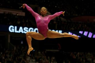 Simone Biles feet photo thumbnail