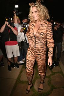 Molly Sims feet photo thumbnail